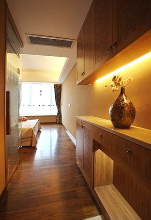 Oriental Pearl model room